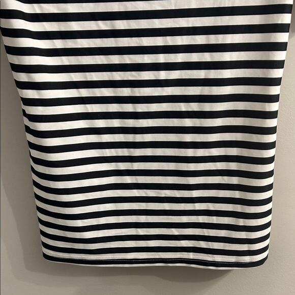 Dainty Jewells Women’s Black White Striped Modest Ruffle Swim Top Size Small - Picture 7 of 8
